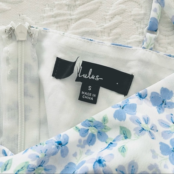 NWOT Lulus Here to Play White Floral Print Sleeveless Tie-Back Romper Small - Picture 8 of 13